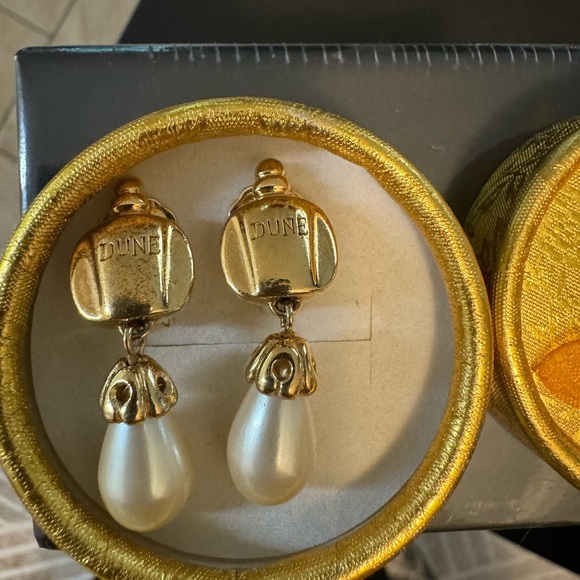 Christian Dior Vintage Clip-on Earrings - Picture 3 of 6